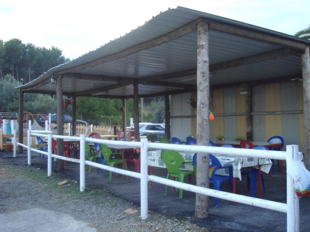  Covered terrace 